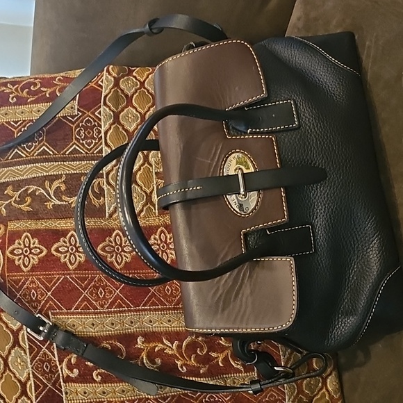 New Dooney and Bourke shoulder bag.... BEAUTIFUL!! - Picture 3 of 12